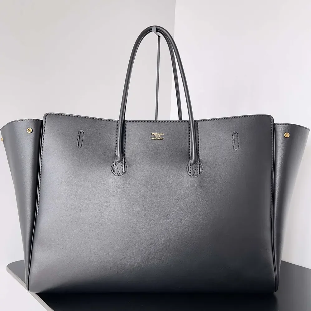 Balenciaga Bel Air XL Carry All Bag in Black Smooth Calfskin for Women in Gold Balenciaga Bel Air XL Carry All Bag in Black Smooth Calfskin for Women in Gold