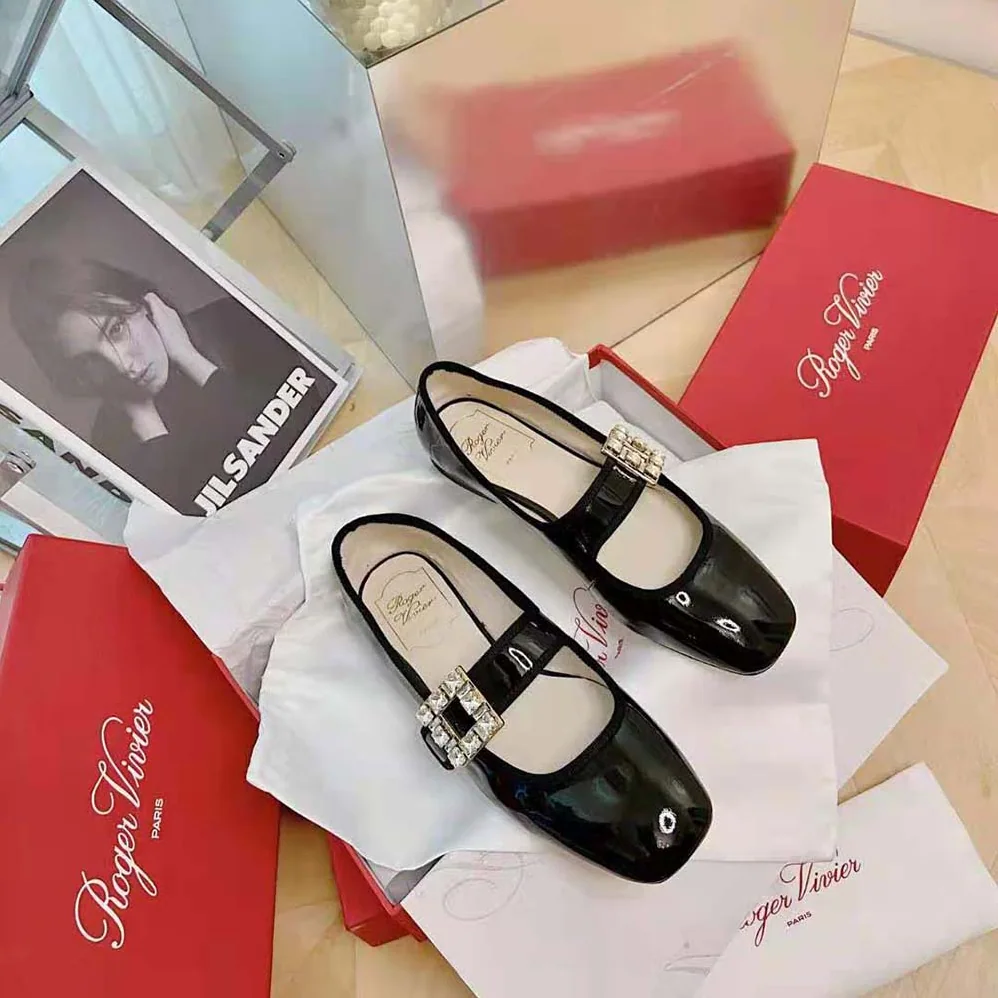 Roger Vivier Très Vivier Strass Buckle Babies Ballerinas in Patent Leather for Women Roger Vivier Très Vivier Strass Buckle Babies Ballerinas in Patent Leather for Women