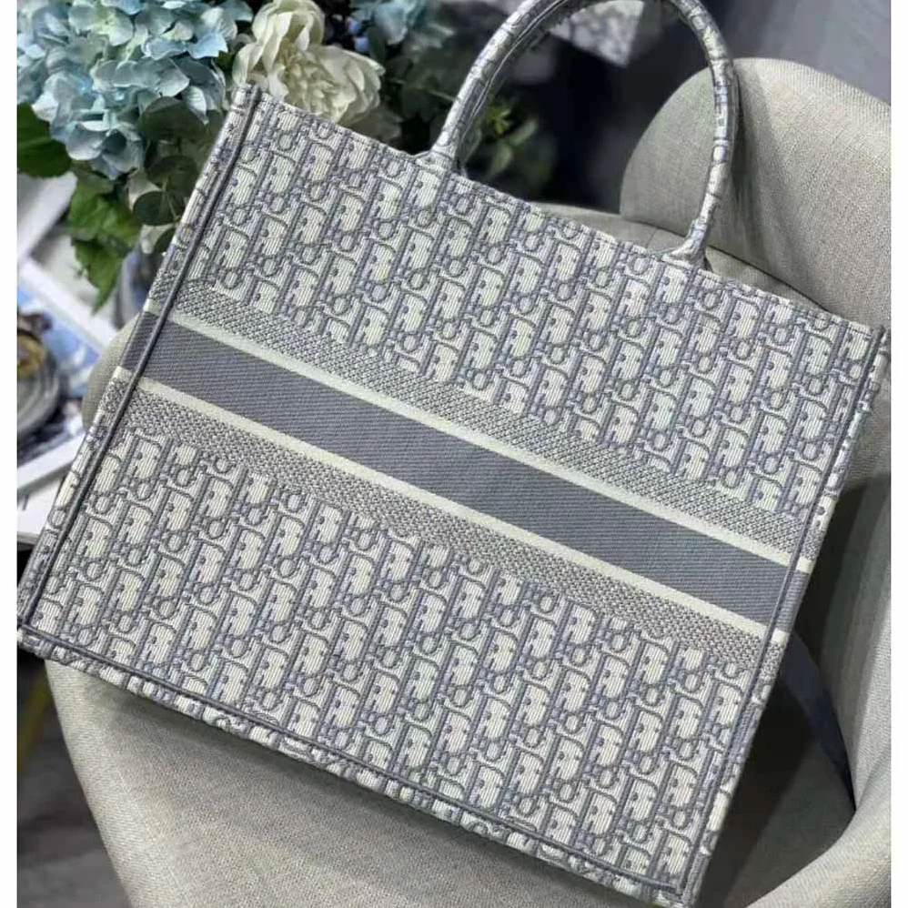 Dior Dior Bbook Tote for Women in Silver Dior Dior Bbook Tote for Women in Silver