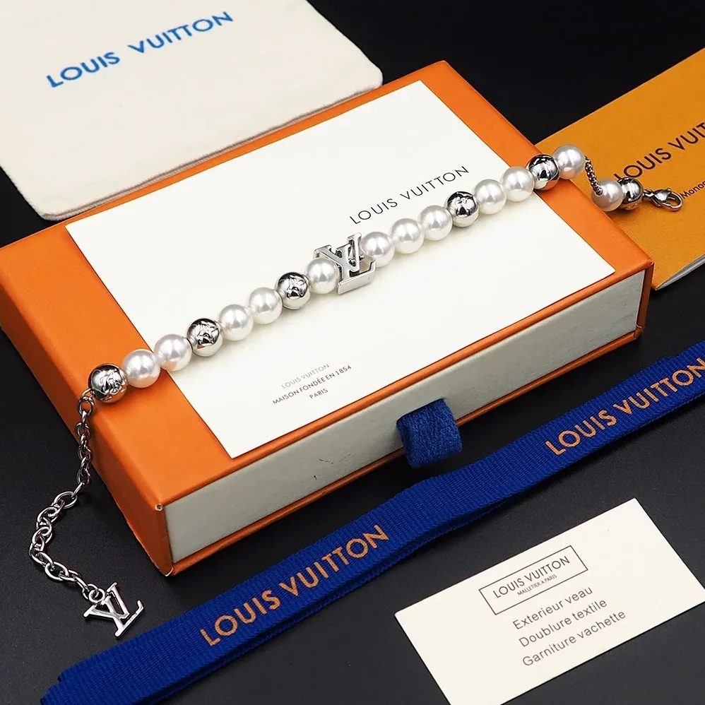 Louis Vuitton Monogram Pearls Bracelet White Louis Vuitton Monogram Pearls Bracelet White