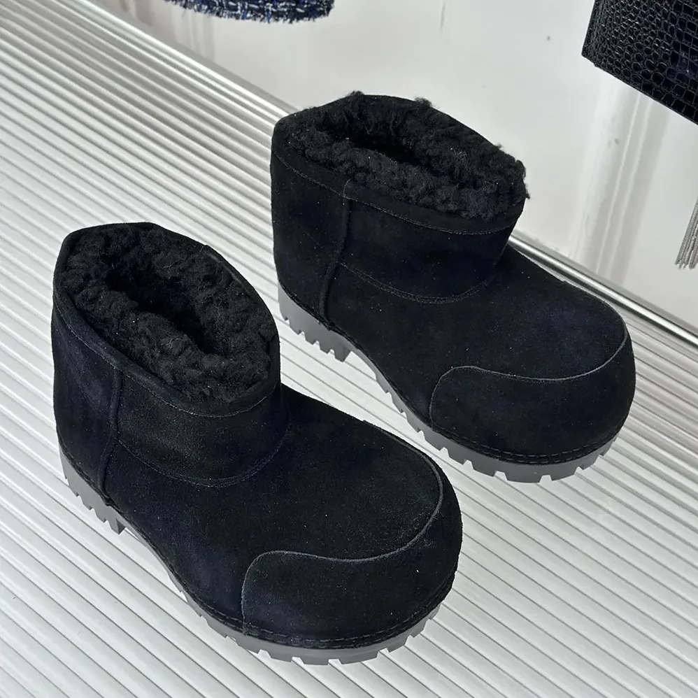 Balenciaga Alaska Fur Bootie in Black Split Calfskin and Synthetic Material for Unisex Balenciaga Alaska Fur Bootie in Black Split Calfskin and Synthetic Material for Unisex