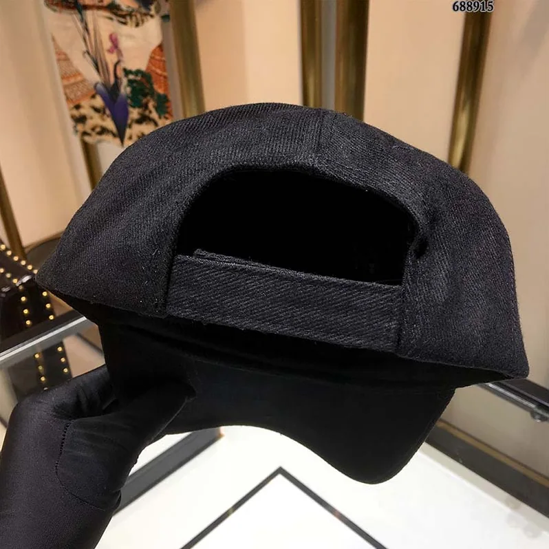 Balenciaga Classic Baseball Cap with Balenciaga Embroidered Logo for Unisex in Black