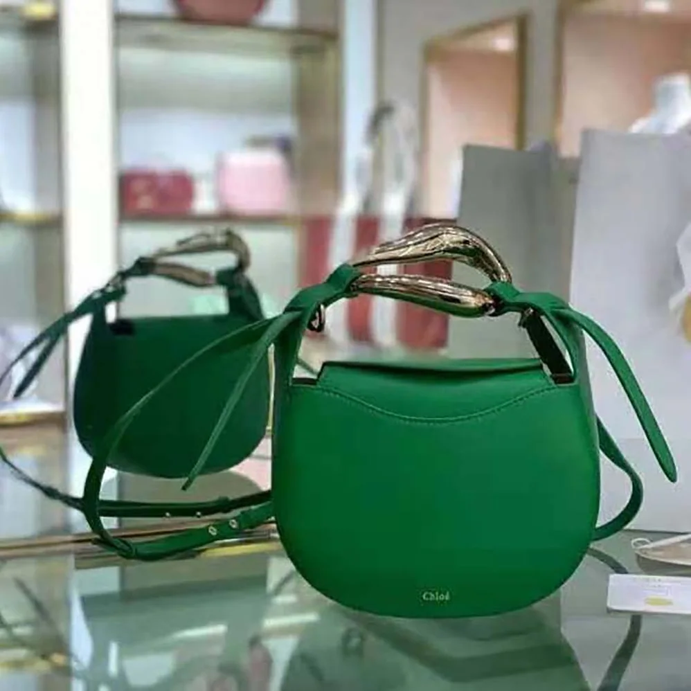 Chloe Kiss Small Purse in Small Grain Calfskin for Women in Green