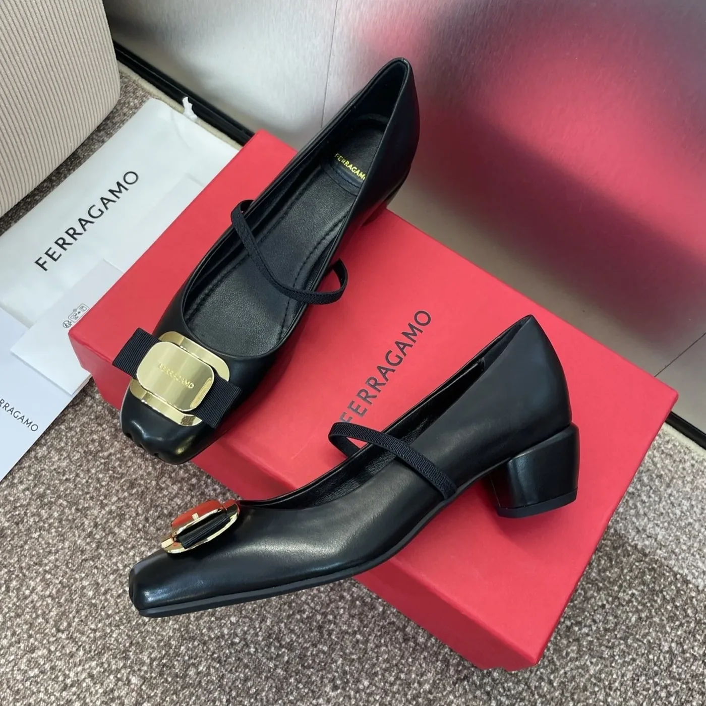 Ferragamo New Vara Plate Pump Black 01K093