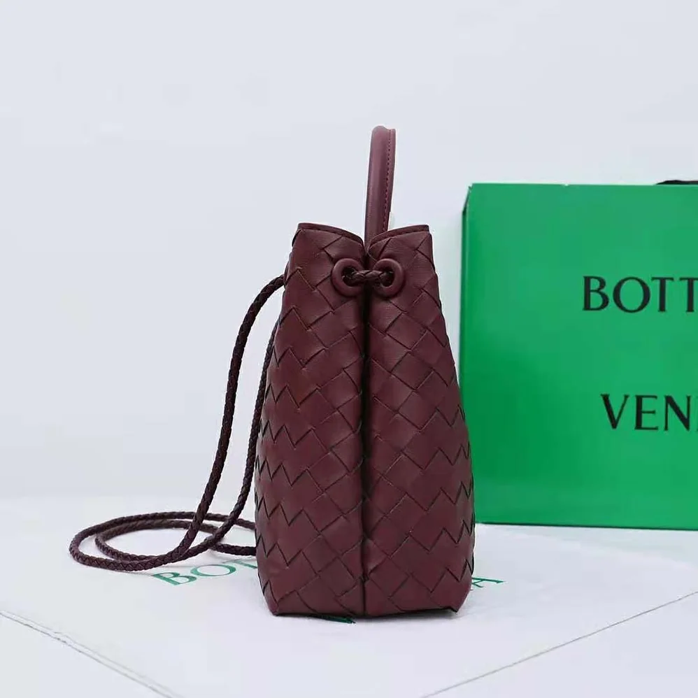 Bottega Veneta Small Andiamo in Lambskin Leather for Women in Maroon