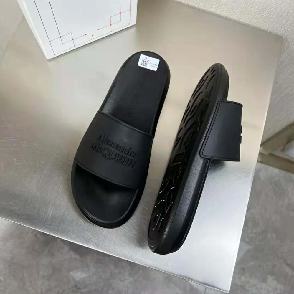 Alexander Mcqueen Pool Slide in Black for Unisex Alexander Mcqueen Pool Slide in Black for Unisex