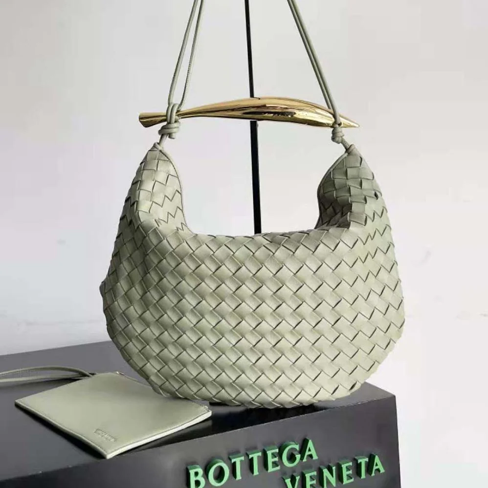 Bottega Veneta Medium Sardine in Supple Lambskin Leather for Women in Green