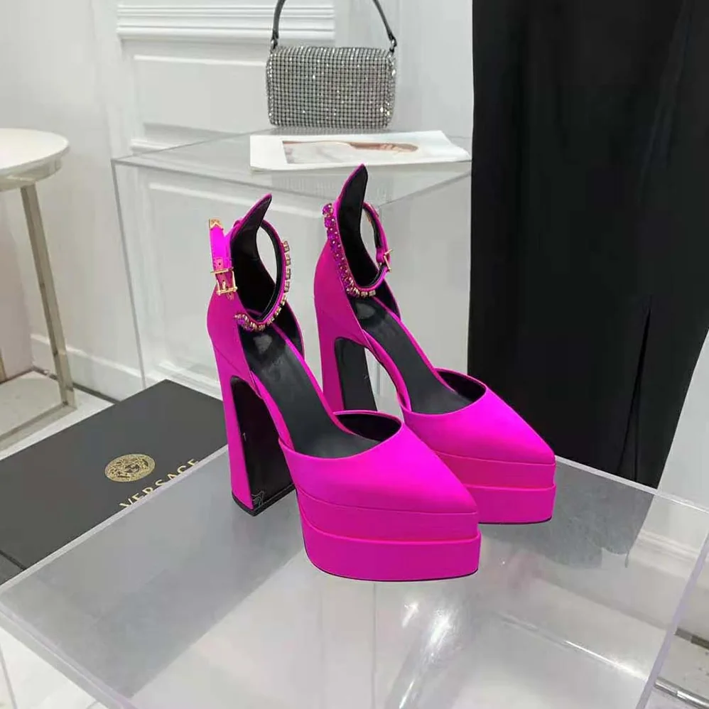 Versace Medusa Aevitas Platform Pumps in 15.5cm Heel Hight for Women in Rose