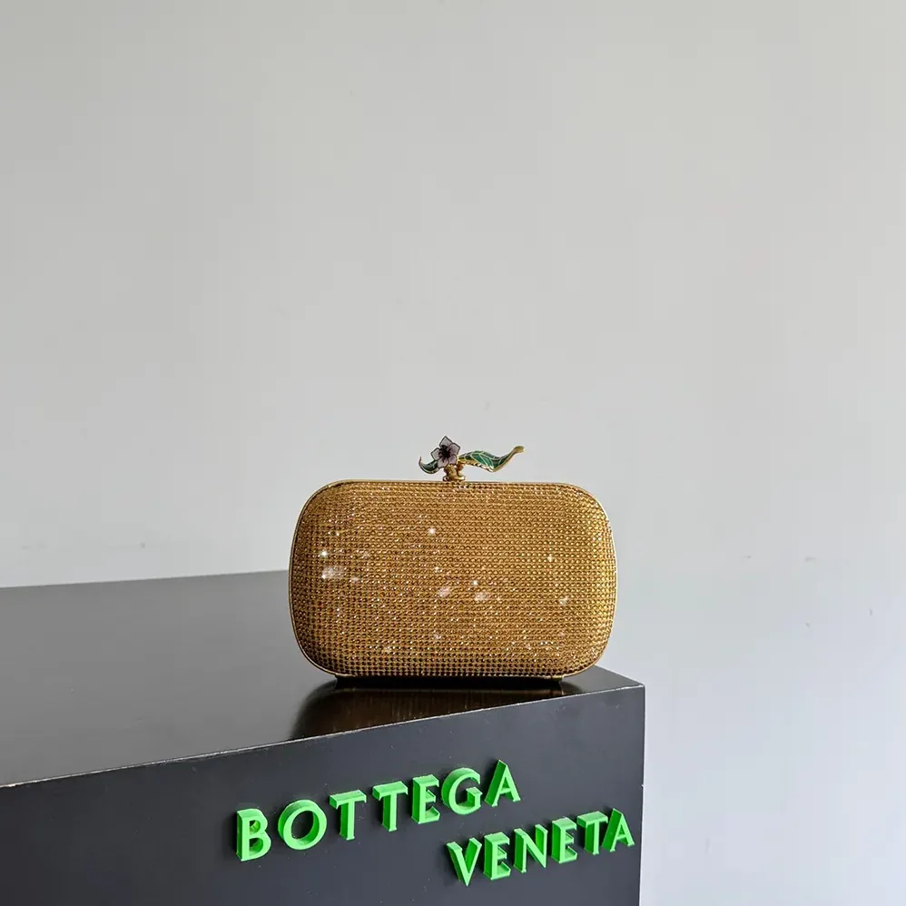 Bottega Veneta Knot for Women in Gold Bottega Veneta Knot for Women in Gold
