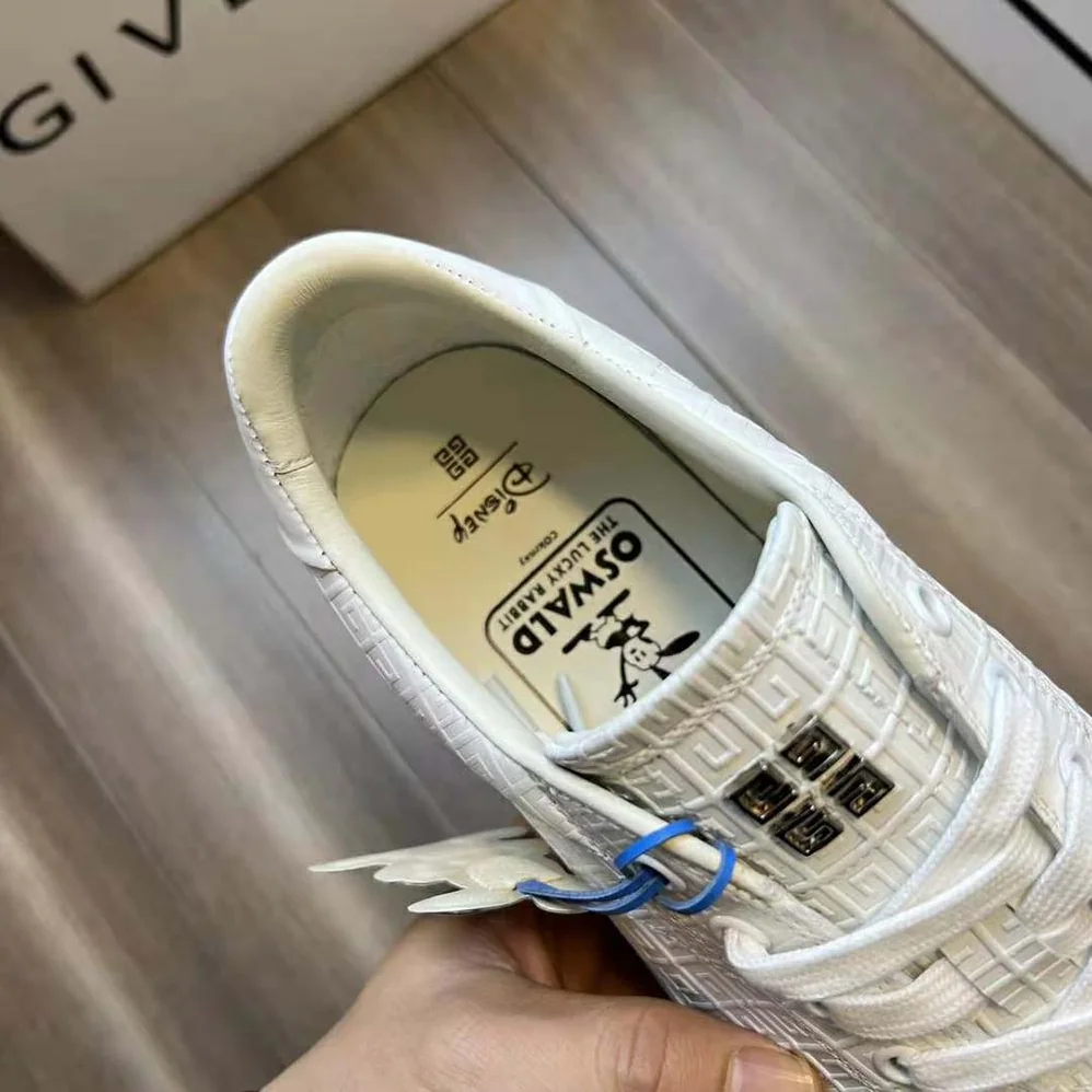 Givenchy Oswald City Sport Sneakers in Leather for Unisex in White