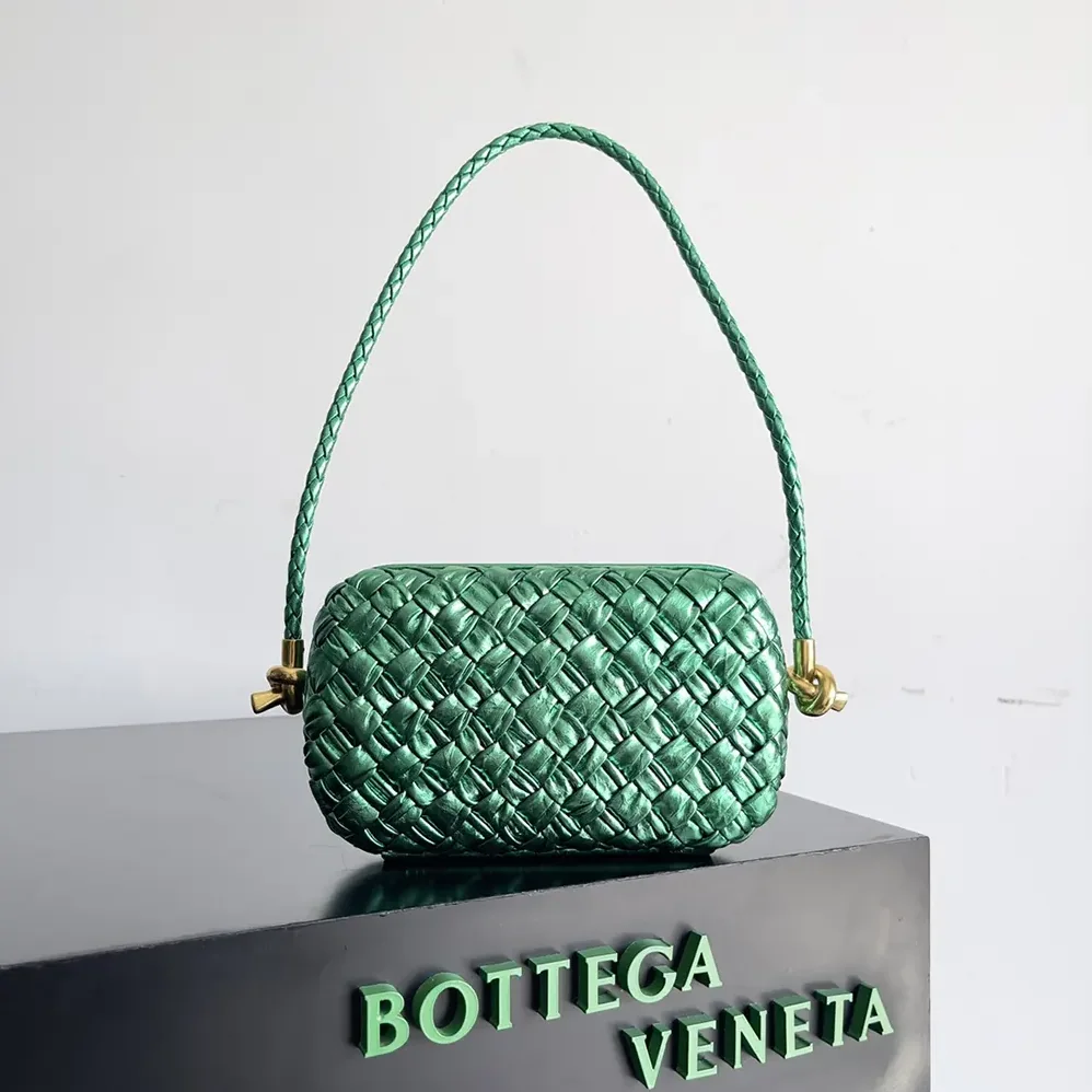 Bottega Veneta Knot Minaudiere On Strap for Women in Green Bottega Veneta Knot Minaudiere On Strap for Women in Green