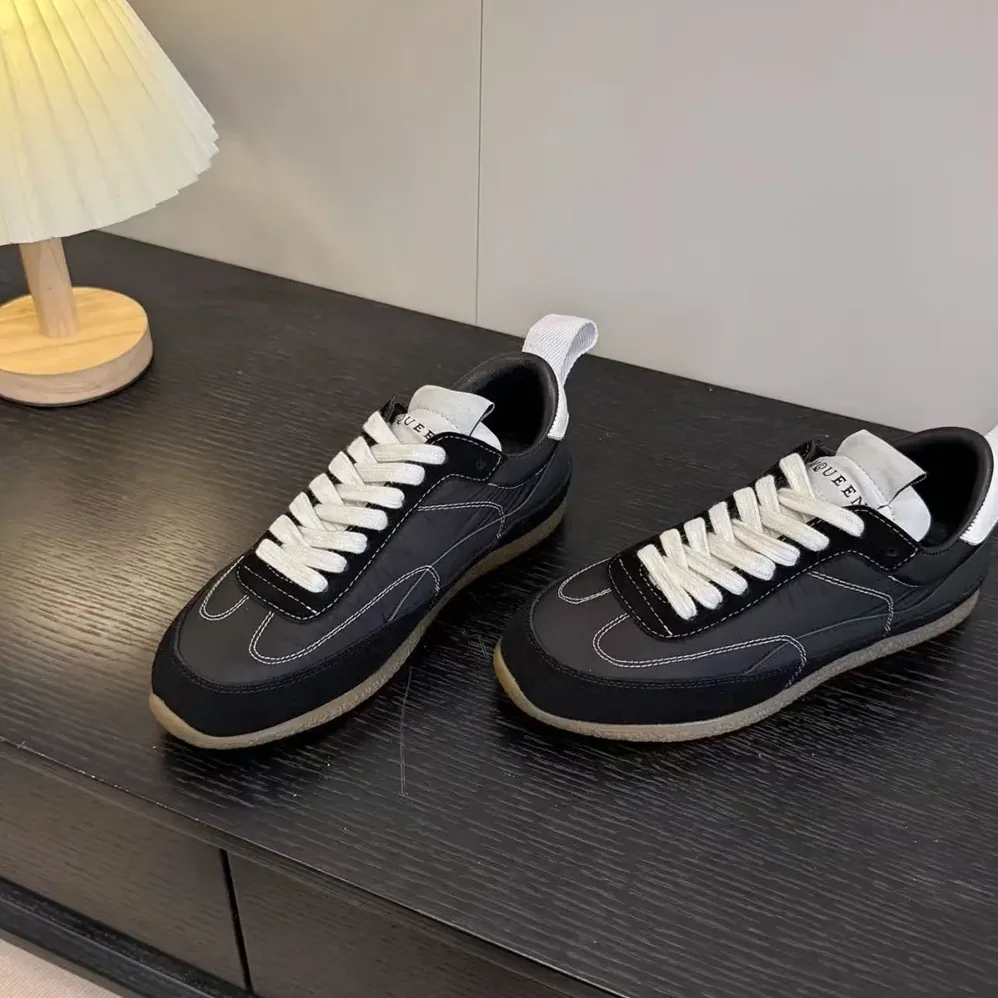 Alexander Mcqueen EC1 Sneaker in Black for Unisex in White Alexander Mcqueen EC1 Sneaker in Black for Unisex in White