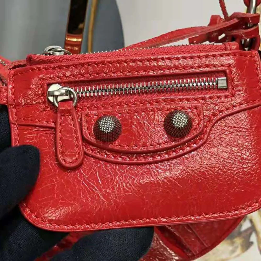 Balenciaga Le Cagole XS Shoulder Bag in Red for Women Balenciaga Le Cagole XS Shoulder Bag in Red for Women