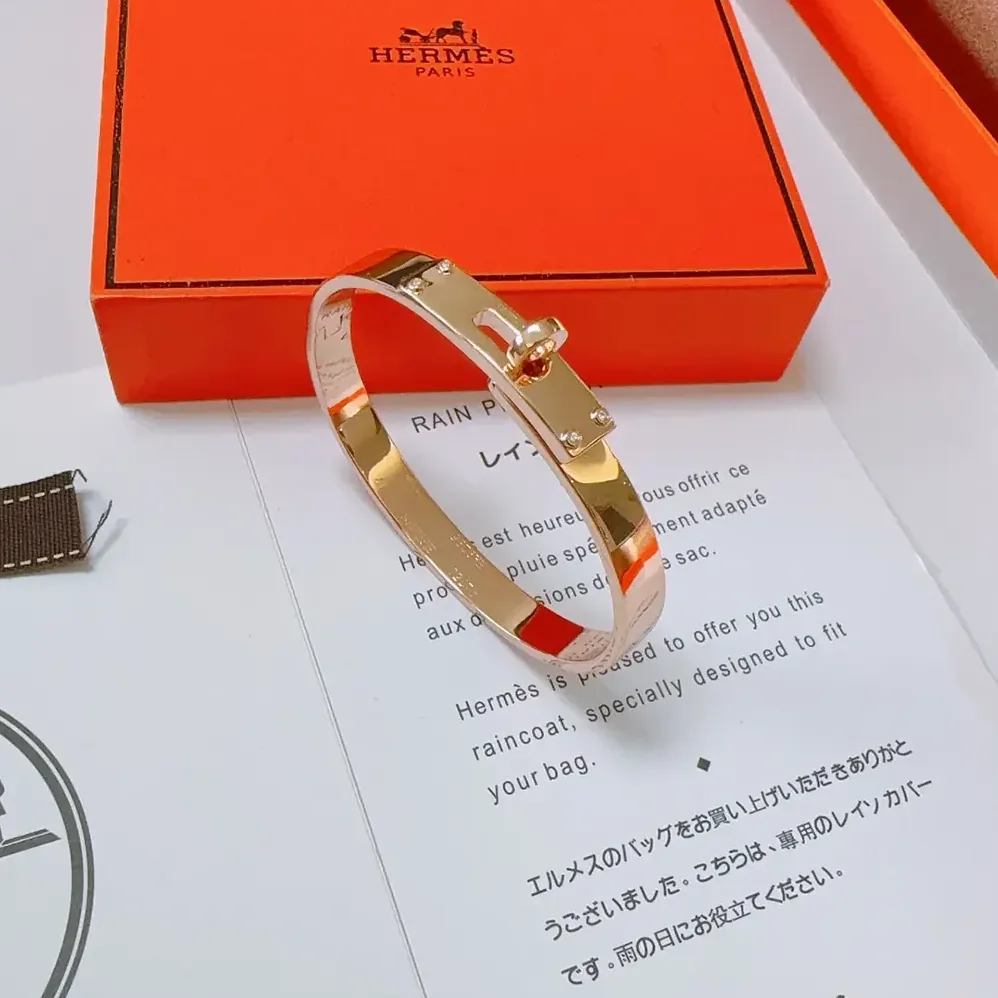 Hermes Kelly Bracelet Small Model H109032B 00SH for Women Hermes Kelly Bracelet Small Model H109032B 00SH for Women