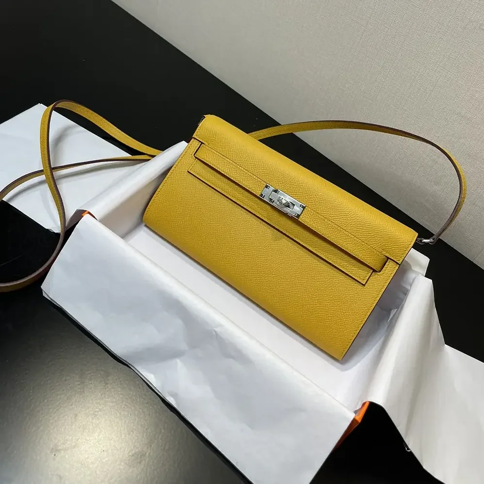 Hermes Kelly To Go in Epsom Leather for Women in Gold/Silver