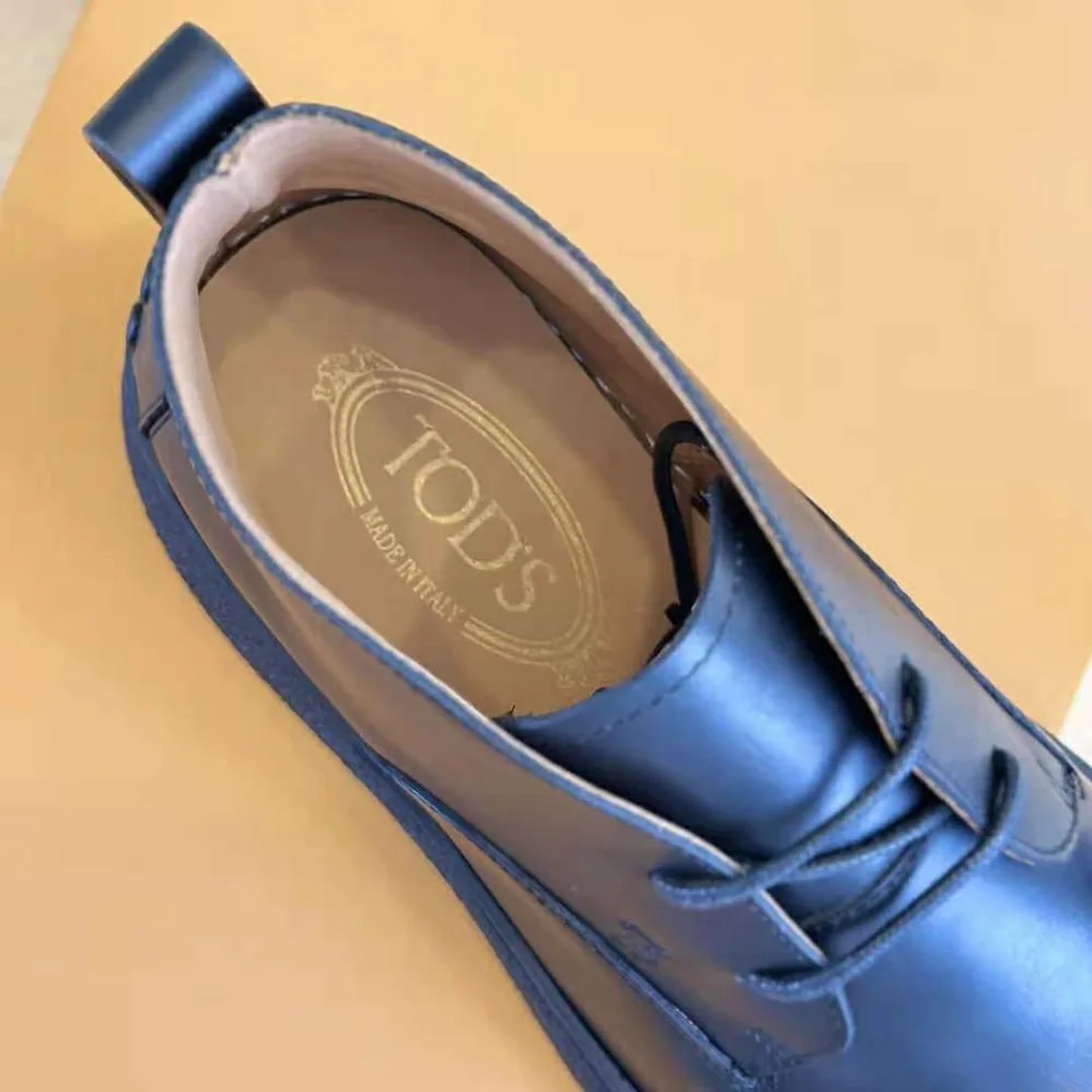 Tod's W. G. Desert Boots in Leather for Men in Black Tod's W. G. Desert Boots in Leather for Men in Black