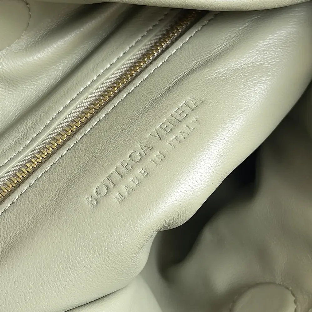Bottega Veneta Hop Shoulder Bag in Calfskin Leather for Women in Olive