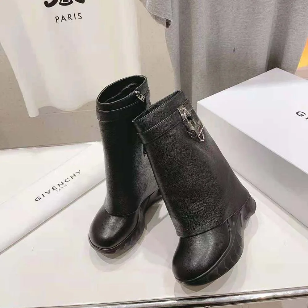 Givenchy Shark Lock Biker Ankle Boots in Grained Leather for Women in Black Givenchy Shark Lock Biker Ankle Boots in Grained Leather for Women in Black