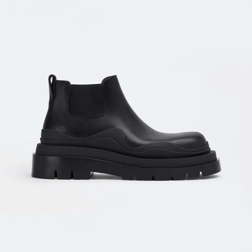 Bottega Veneta Tire Ankle Chelsea Boot for Unisex in Black Bottega Veneta Tire Ankle Chelsea Boot for Unisex in Black