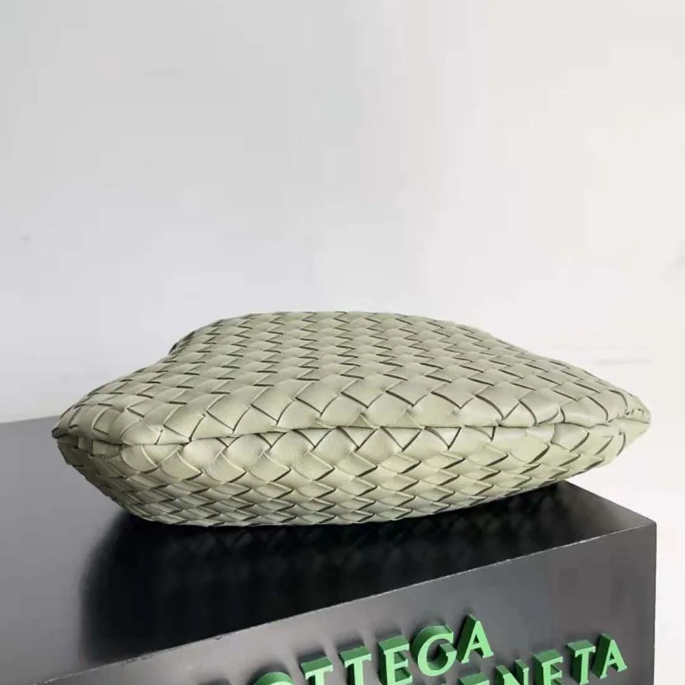 Bottega Veneta Medium Sardine in Supple Lambskin Leather for Women in Green