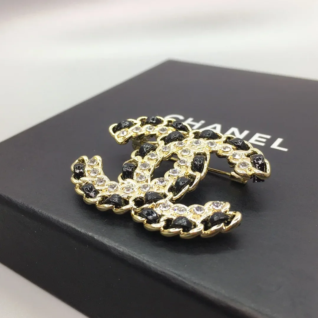 Chanel Brooch CC Logo Gold in toned