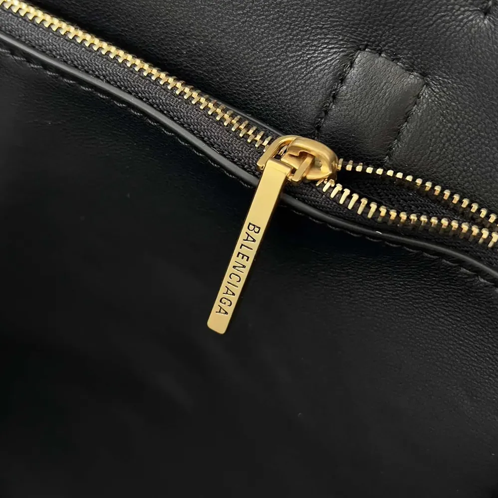 Balenciaga Bel Air Medium Carry All Bag in Black Smooth Calfskin for Women Balenciaga Bel Air Medium Carry All Bag in Black Smooth Calfskin for Women