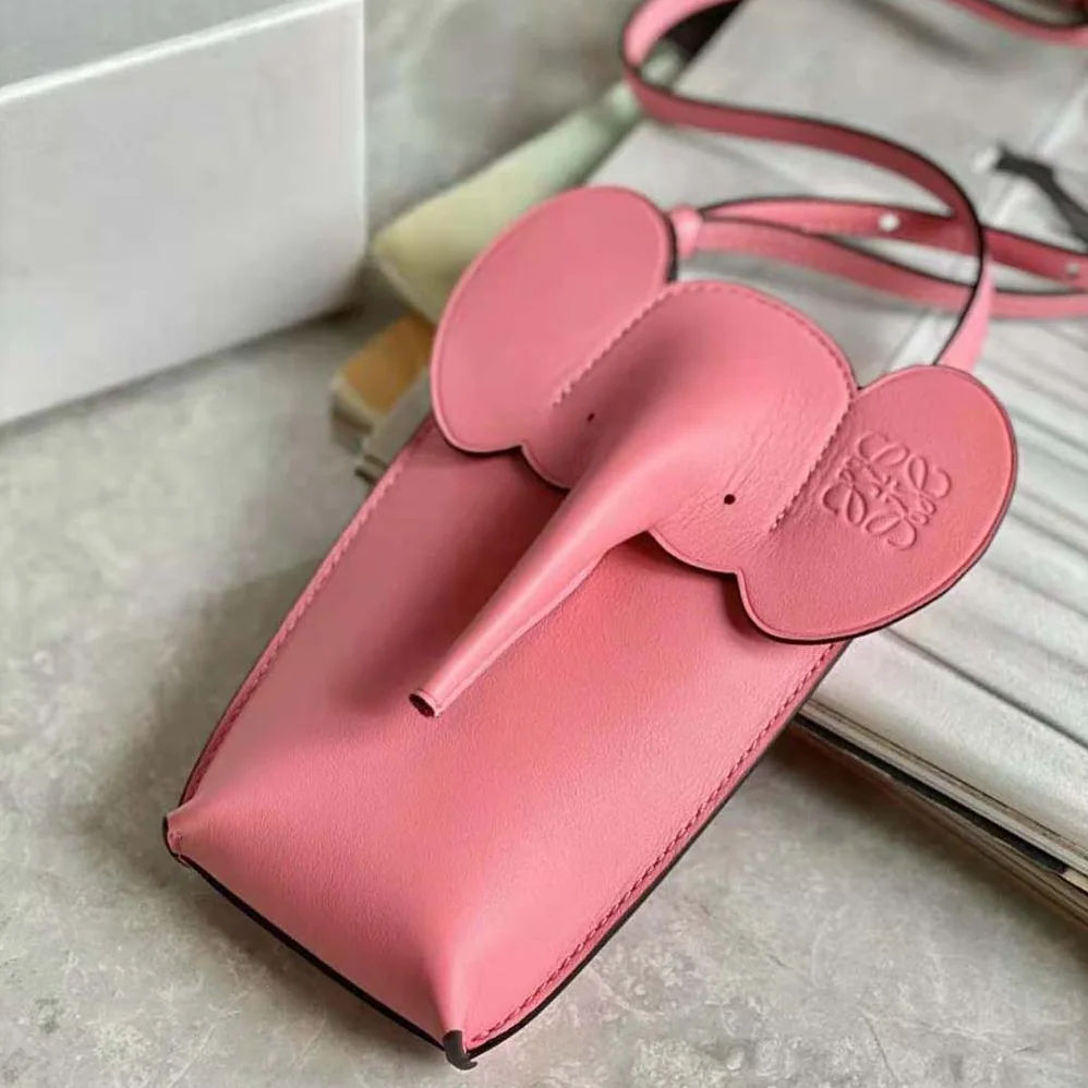 Loewe Elephant Pocket in Classic Calfskin for Women in Pink Loewe Elephant Pocket in Classic Calfskin for Women in Pink