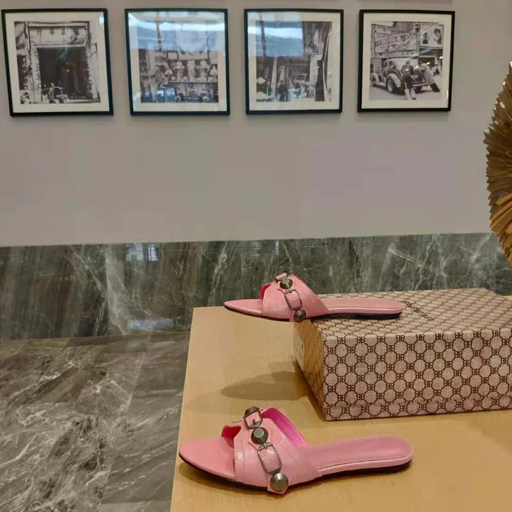 Balenciaga Cagole Sandal in Pink Arena Lambskin for Women Balenciaga Cagole Sandal in Pink Arena Lambskin for Women