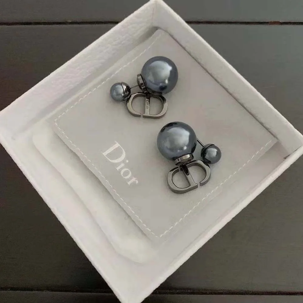 Dior Tribales Earrings Ruthenium-Finish Metal and Gray Resin Pearls for Women Dior Tribales Earrings Ruthenium-Finish Metal and Gray Resin Pearls for Women