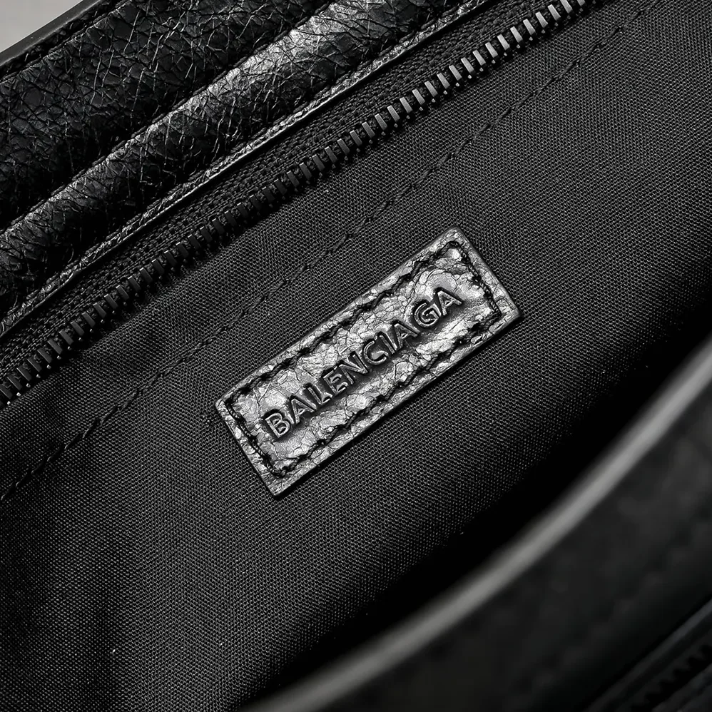 Balenciaga Le City Bag East for Women in West In Black