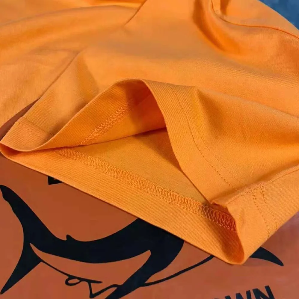 Burberry Shark Graphic Cotton Oversized T-shirt for Men in Orange Burberry Shark Graphic Cotton Oversized T-shirt for Men in Orange