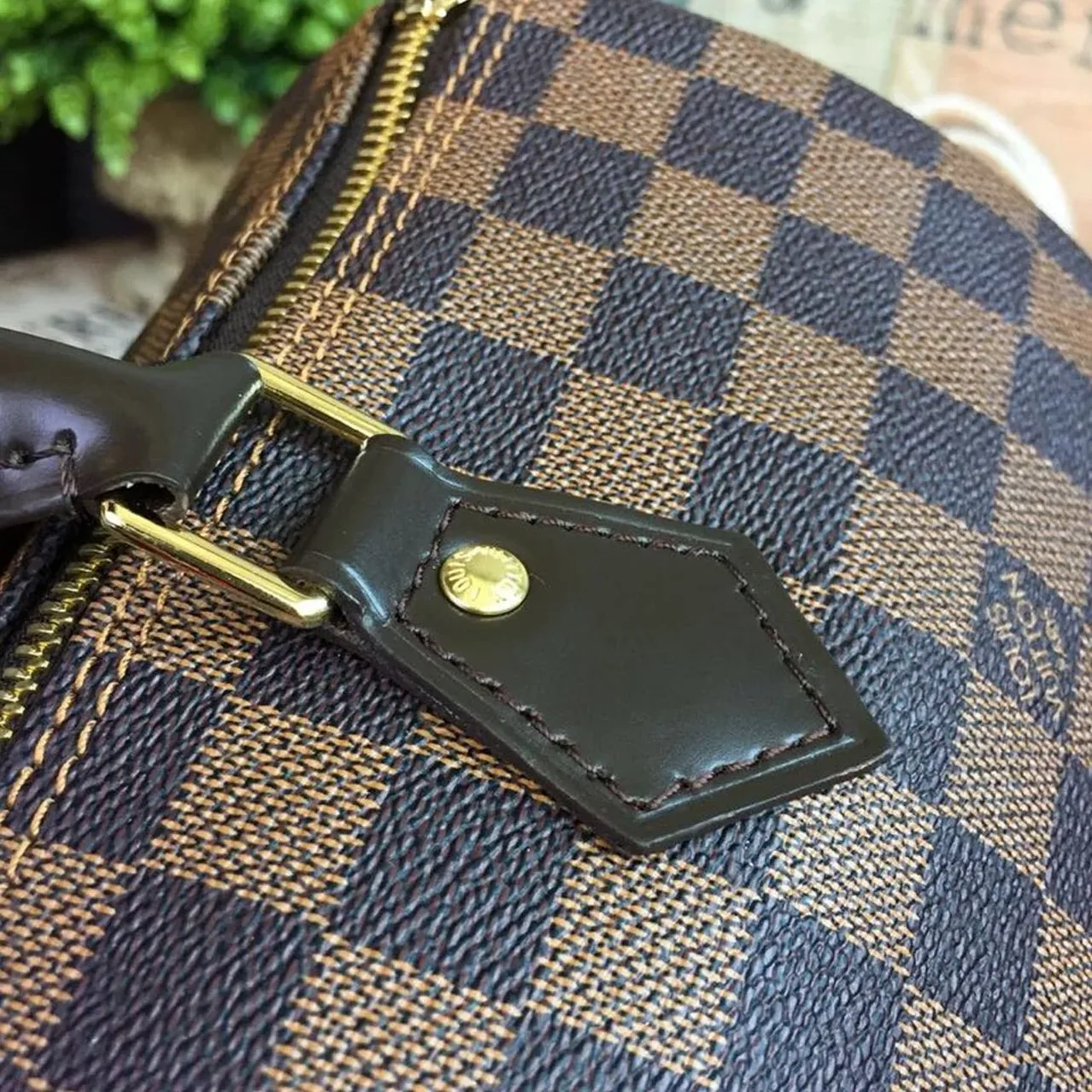 Louis Vuitton Speedy 30 Top Handle Bag / Brown Damier Ebene Canvas Gold Hardware