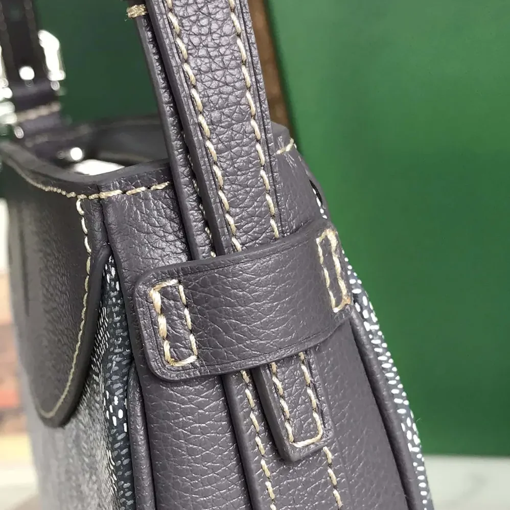 Goyard Hirondelle Bag for Unisex in Grey Goyard Hirondelle Bag for Unisex in Grey