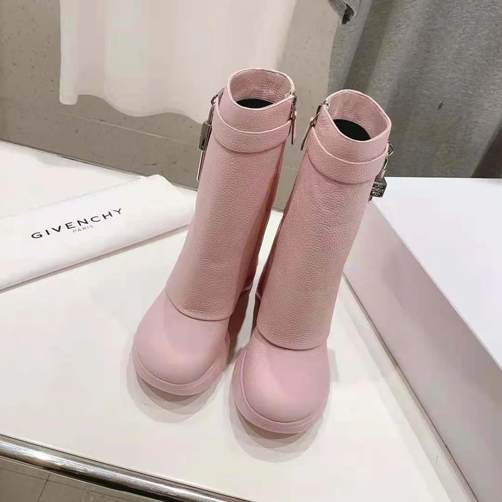 Givenchy Shark Lock Biker Ankle Boots in Grained Leather for Women in Pink