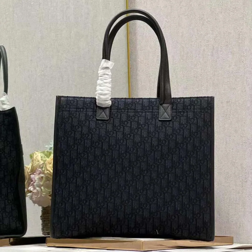 Dior Safari Tote Bag Black Dior Oblique Jacquard and Grained Calfskin for Men Dior Safari Tote Bag Black Dior Oblique Jacquard and Grained Calfskin for Men