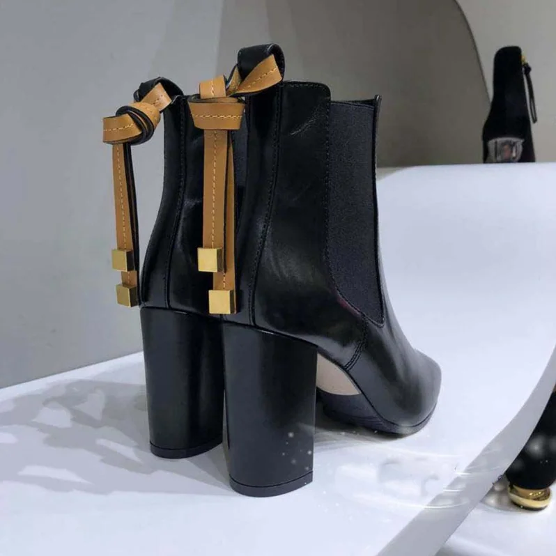 Stuart Weitzman Shoes The Huxley 85 Bootie for Women in Black Stuart Weitzman Shoes The Huxley 85 Bootie for Women in Black