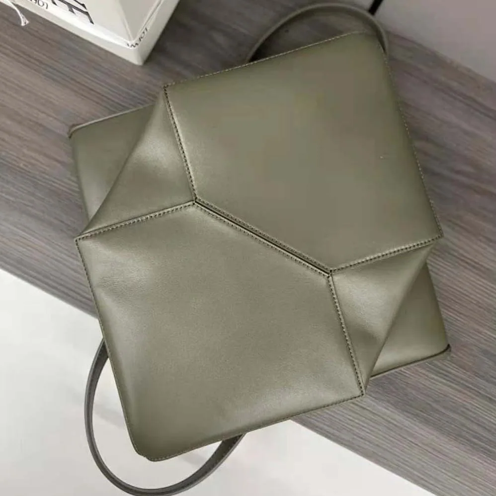 Loewe Puzzle Fold Tote in Shiny Calfskin for Unisex in Green Loewe Puzzle Fold Tote in Shiny Calfskin for Unisex in Green