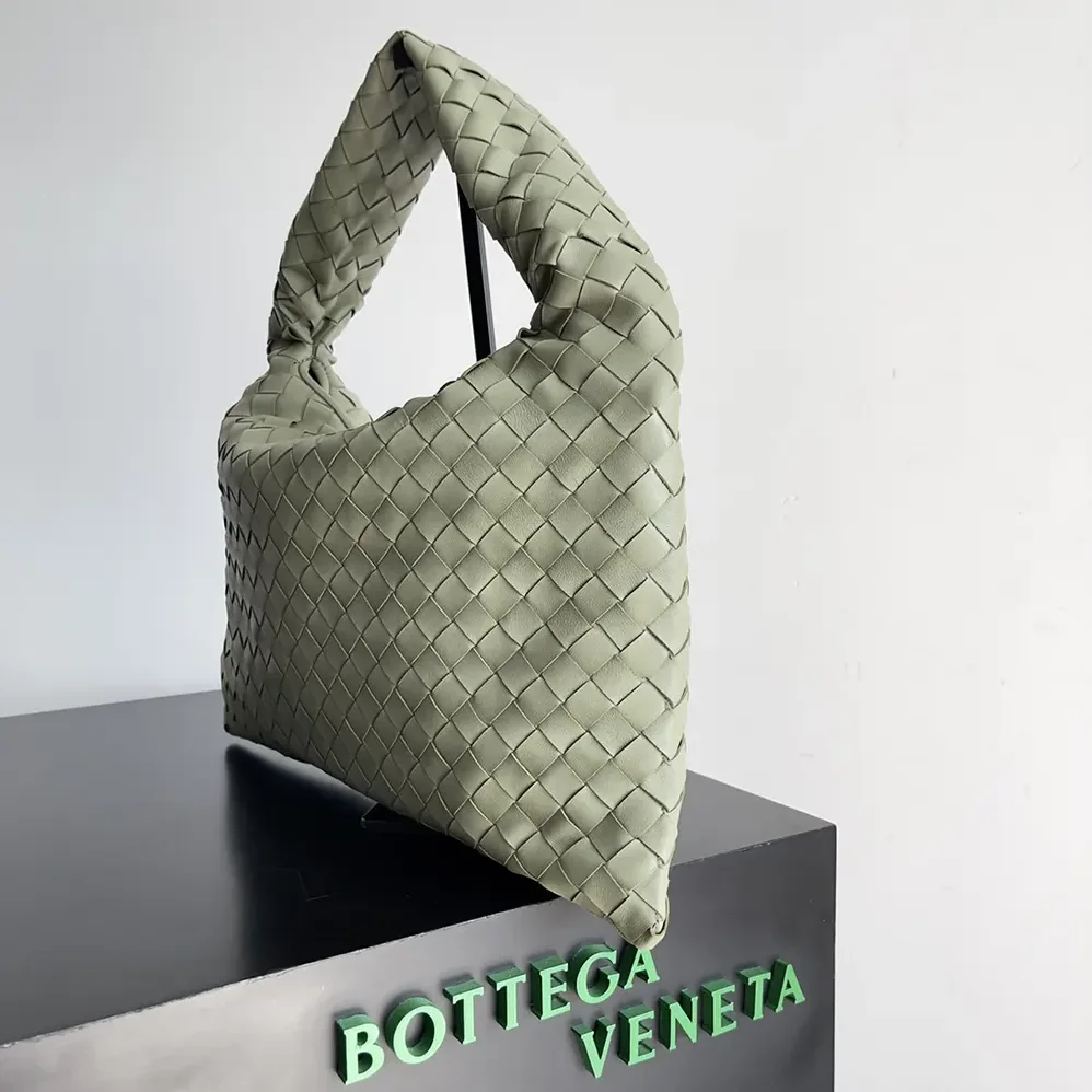 Bottega Veneta Hop Shoulder Bag in Calfskin Leather for Women in Olive