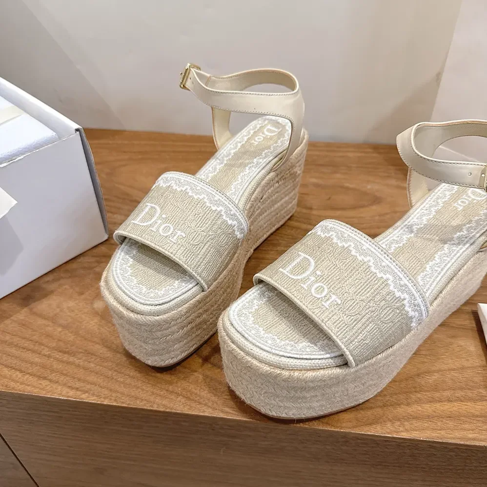 Dior Dentelle Wedge Sandal Trench Dior Oblique Embroidered Cotton and White Lace for Women Dior Dentelle Wedge Sandal Trench Dior Oblique Embroidered Cotton and White Lace for Women