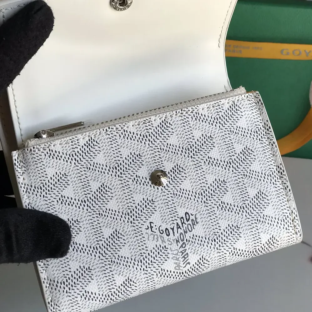 Goyard Saint Gabrie Wallet for Unisex in White Goyard Saint Gabrie Wallet for Unisex in White
