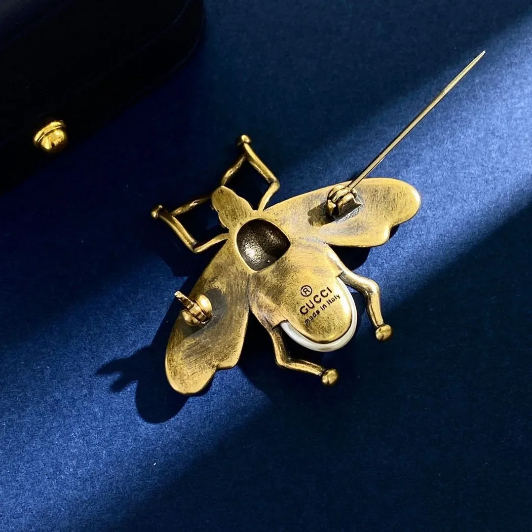Gucci Pearl Red Diamond Bee Brooch Gold