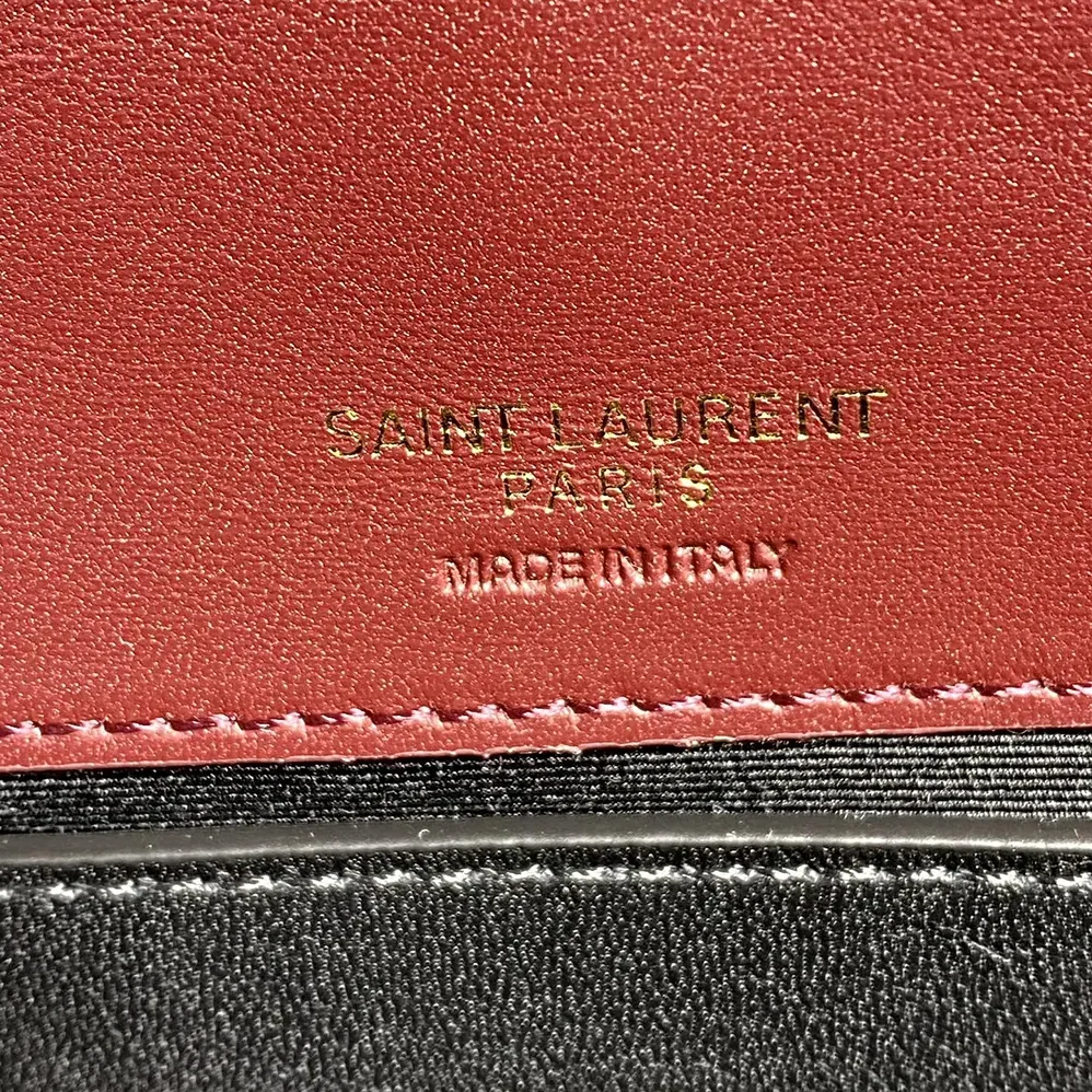 Saint Laurent YSL Loulou Medium in Matelasse Lambskin for Women in Bordeaux Saint Laurent YSL Loulou Medium in Matelasse Lambskin for Women in Bordeaux