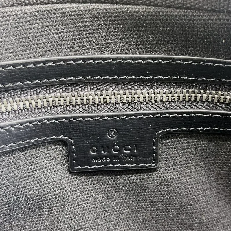 Gucci Shoulder Bag With Interlocking G in Black GG Supreme Canvas Gucci Shoulder Bag With Interlocking G in Black GG Supreme Canvas