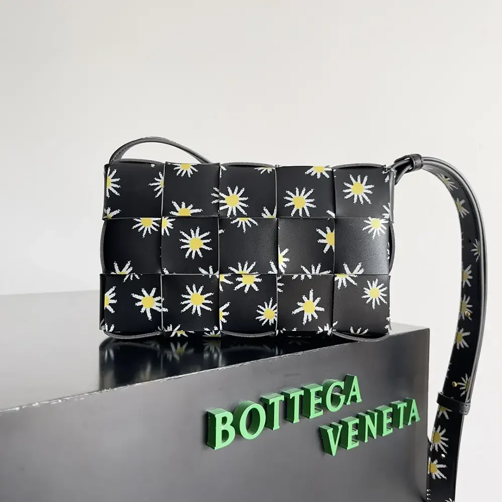 Bottega Veneta Cassette Intreccio Leather Cross for Women in body Bag Embellished Bottega Veneta Cassette Intreccio Leather Cross for Women in body Bag Embellished