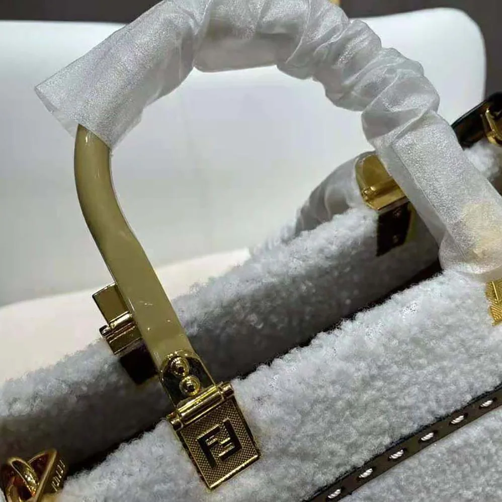 Fendi Sunshine Medium White Sheepskin Shopper for Women Fendi Sunshine Medium White Sheepskin Shopper for Women