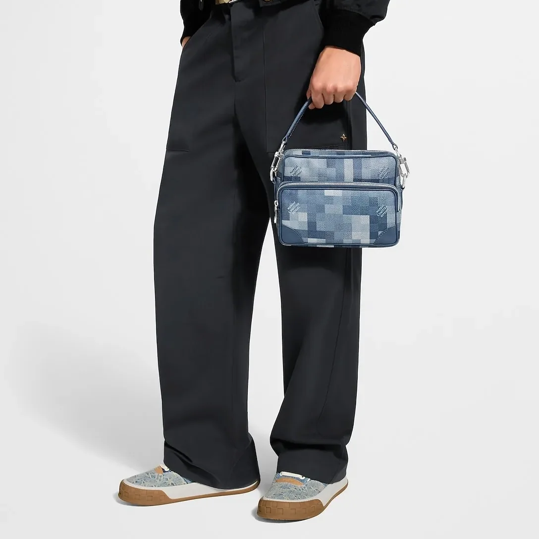 Louis Vuitton Nil Crossbody Bag / Indigo Blue Damoflage Silver Hardware