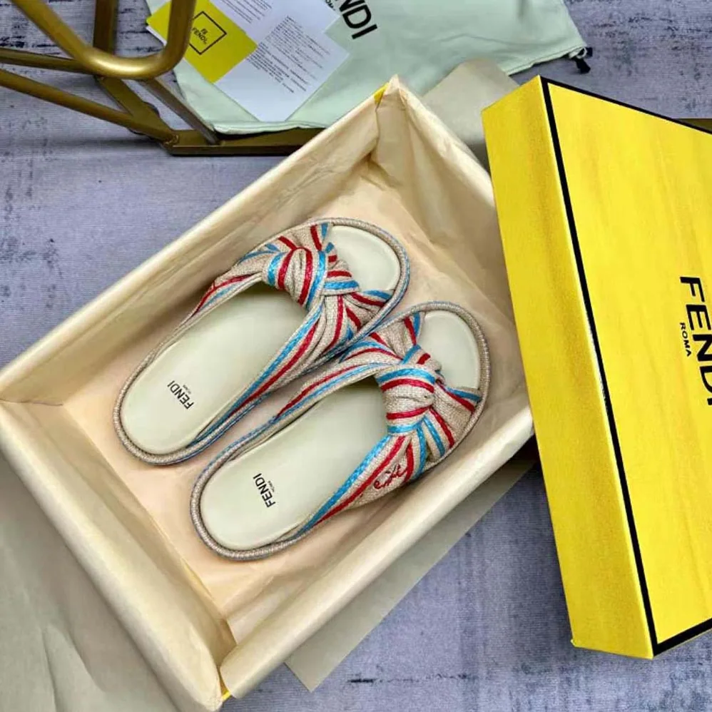 Fendi Feel Pale Yellow Raffia Slides for Women Fendi Feel Pale Yellow Raffia Slides for Women