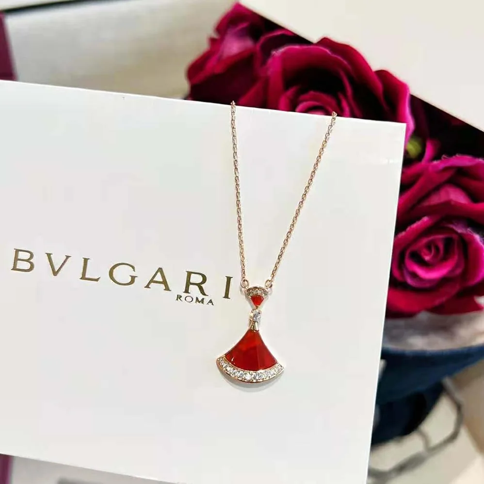 Bvlgari DIVAS' DREAM Necklace in 18 KT Rose Gold with Pendant Set for Women in Red