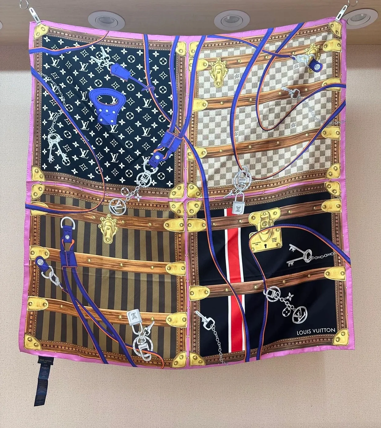 Louis Vuitton Strap And Trunk Square 90 Scarf Black