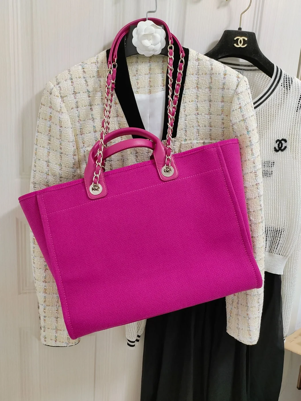 Chanel Deauville Tote Bag Pouch Pink / Chanel Deauville Tote Bag Pouch Pink /
